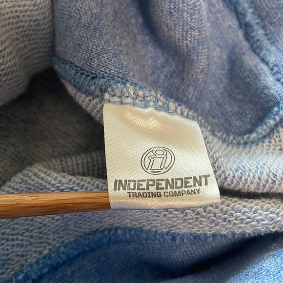 SANTA CRUZ skater sweatshirt size small. Light blue with yellow check. ECU - Picture 10 of 16